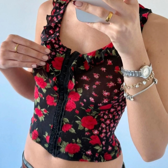 Floral Ruffle Black Top - Picture 3 of 4
